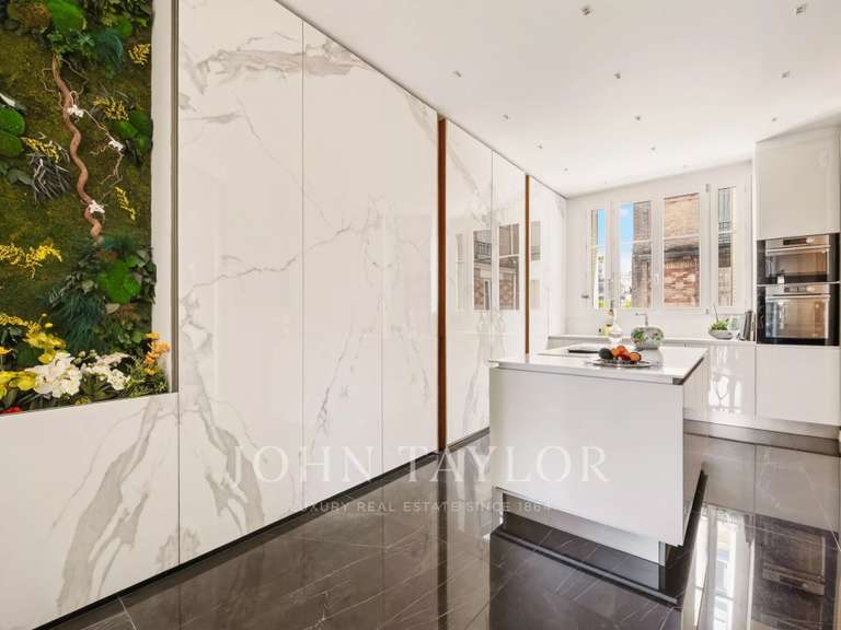 Appartement Paris 16e - 4 chambres - 280m²