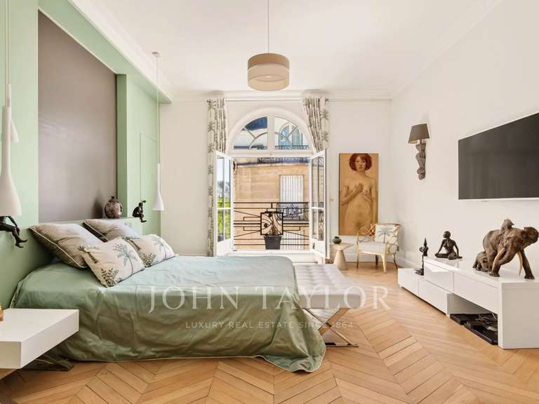 Appartement Paris 16e - 4 chambres - 280m²