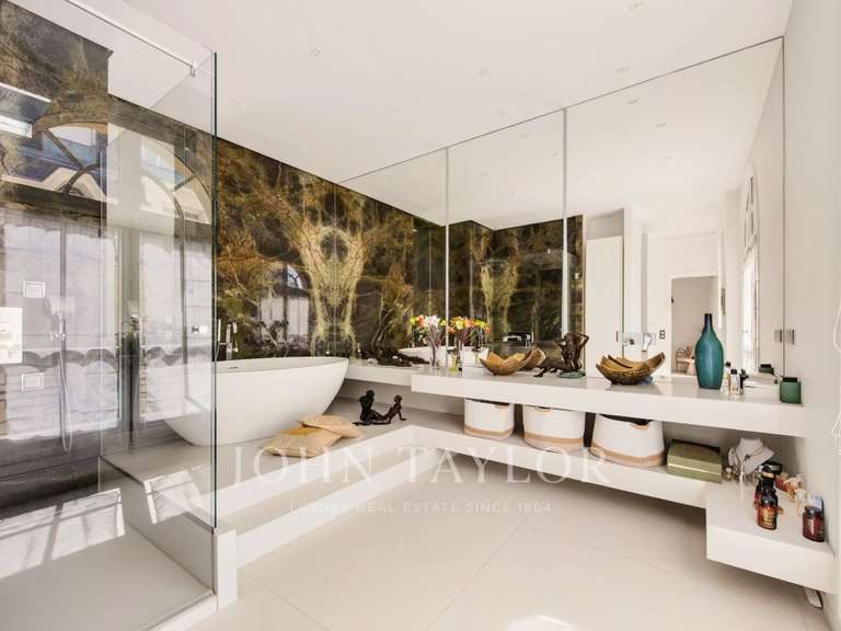 Appartement Paris 16e - 4 chambres - 280m²
