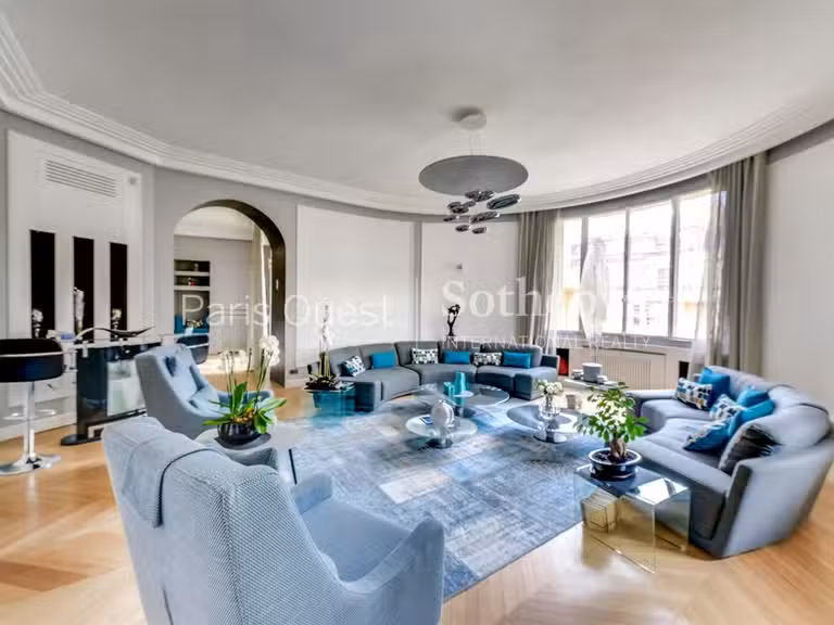 Appartement Paris 16e - 3 chambres - 286m²