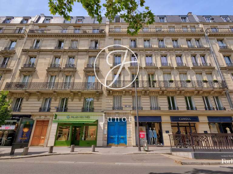Appartement Paris 16e - 3 chambres - 124m²