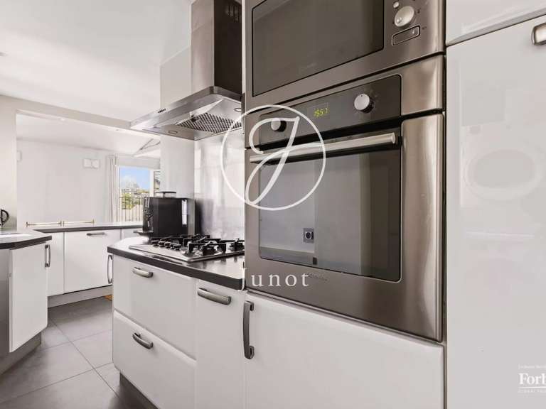 Appartement Paris 16e - 3 chambres - 124m²