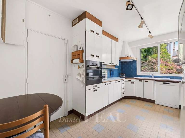 Appartement Paris 16e - 4 chambres - 157m²