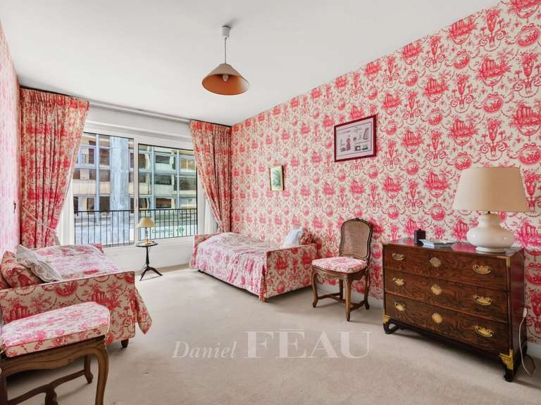 Appartement Paris 16e - 4 chambres - 157m²