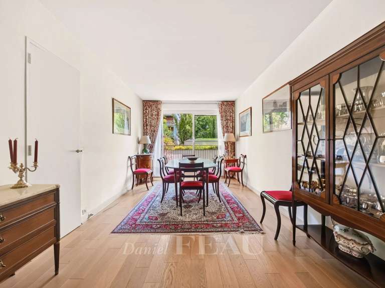 Appartement Paris 16e - 4 chambres - 157m²