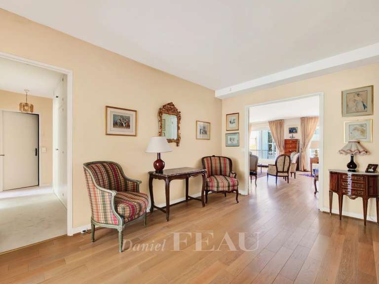Appartement Paris 16e - 4 chambres - 157m²