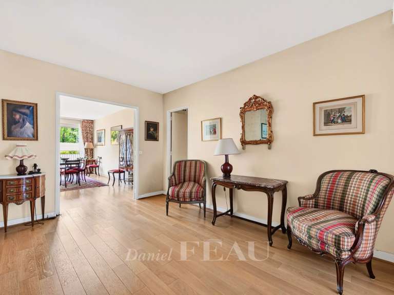 Appartement Paris 16e - 4 chambres - 157m²