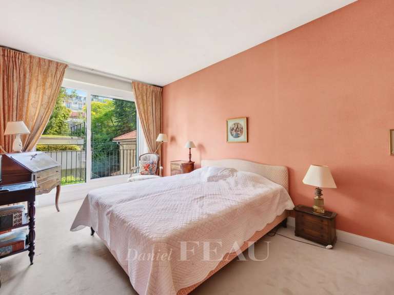 Appartement Paris 16e - 4 chambres - 157m²