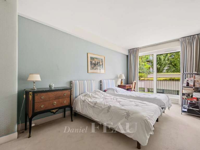 Appartement Paris 16e - 4 chambres - 157m²