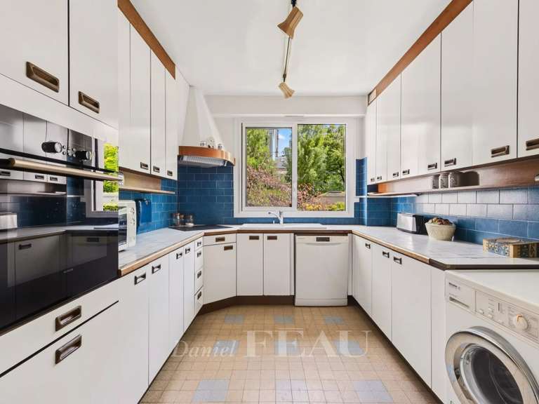 Appartement Paris 16e - 4 chambres - 157m²