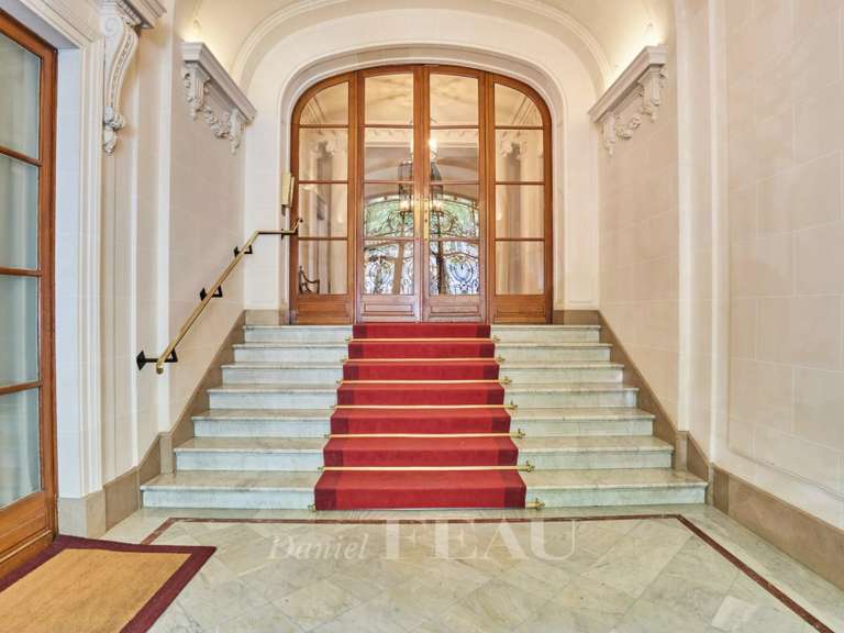 Appartement Paris 16e - 5 chambres - 361m²