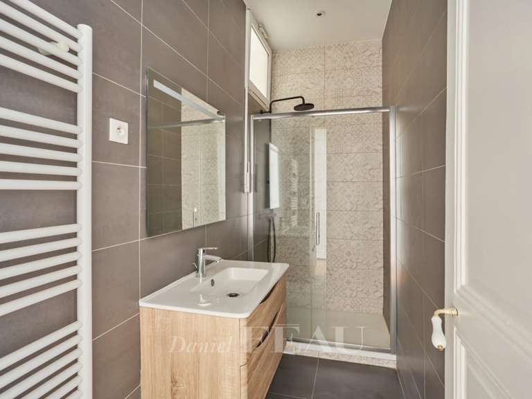 Appartement Paris 16e - 5 chambres - 361m²