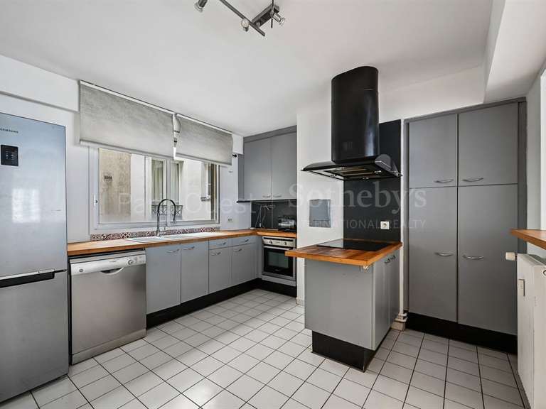 Appartement Paris 16e - 2 chambres - 101m²