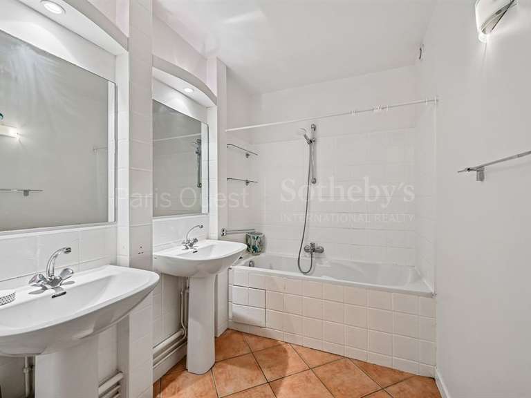 Appartement Paris 16e - 2 chambres - 101m²