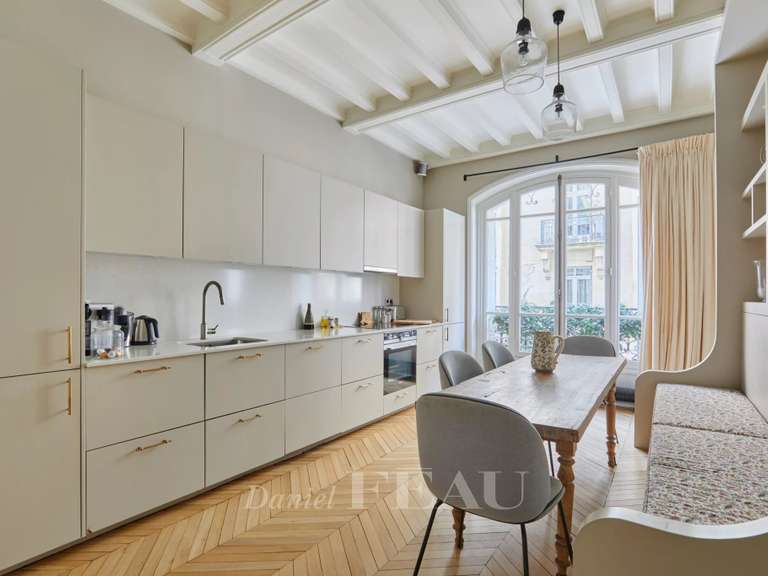 Appartement Paris 16e - 4 chambres - 136m²