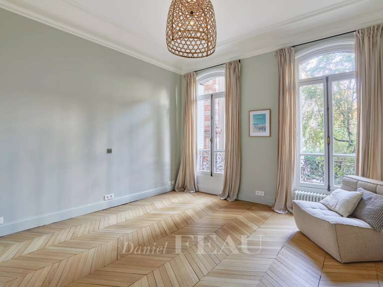 Appartement Paris 16e - 4 chambres - 136m²