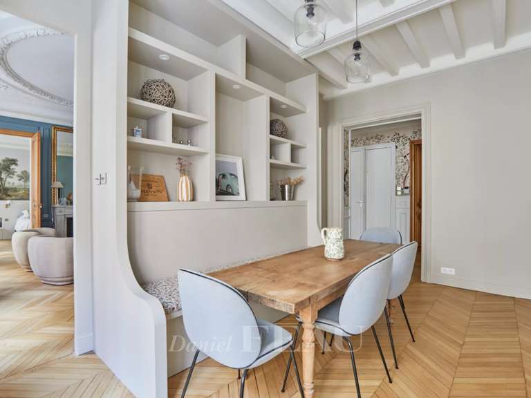 Appartement Paris 16e - 4 chambres - 136m²