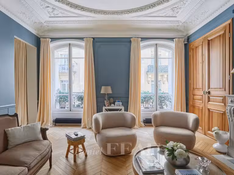 Appartement Paris 16e - 4 chambres - 136m²