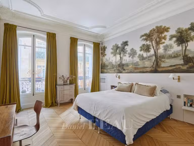 Appartement Paris 16e - 4 chambres - 136m²