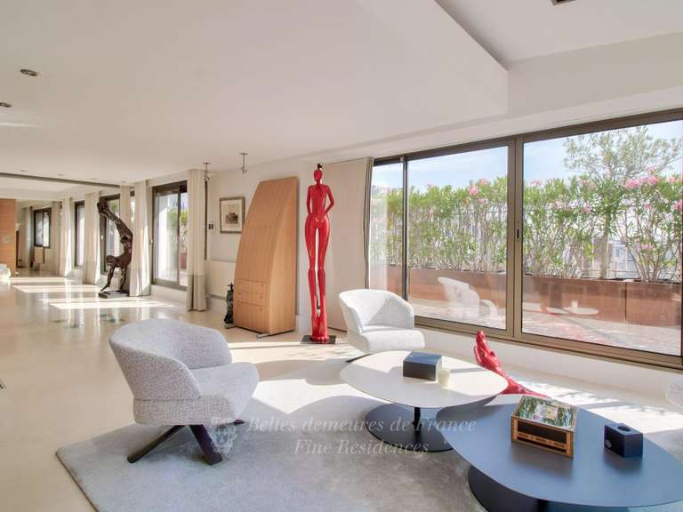 Appartement Paris 16e - 4 chambres - 300m²