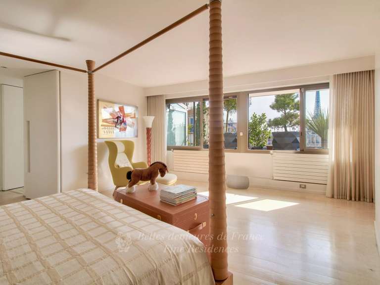 Appartement Paris 16e - 4 chambres - 300m²