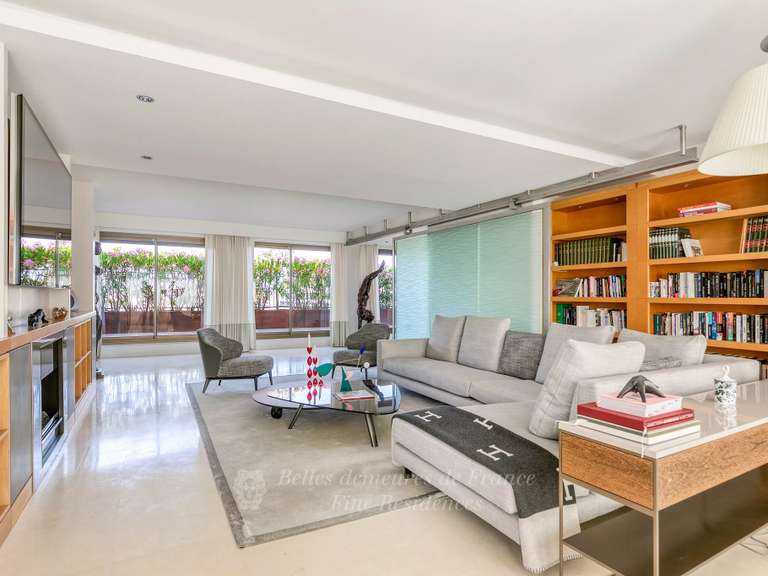 Appartement Paris 16e - 4 chambres - 300m²
