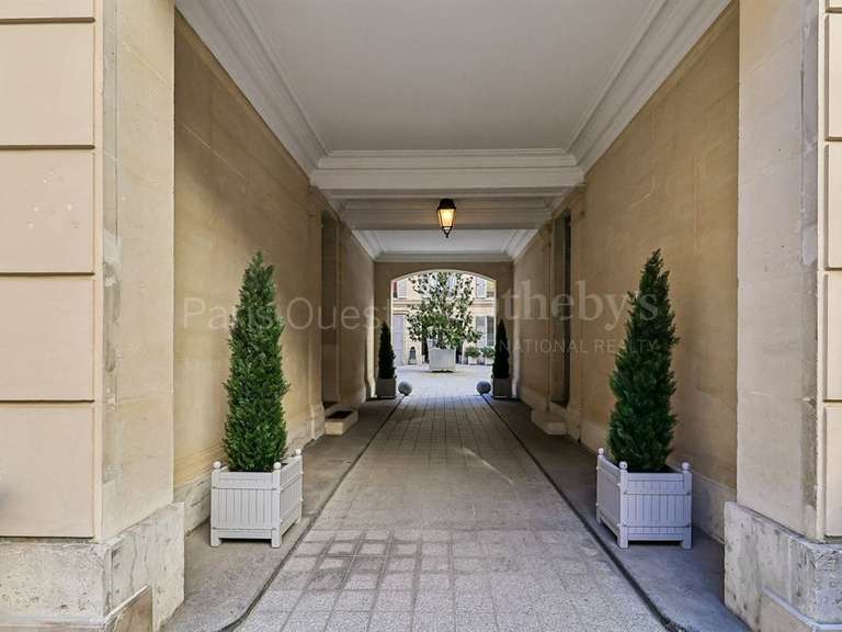 Appartement Paris 16e - 3 chambres - 135m²