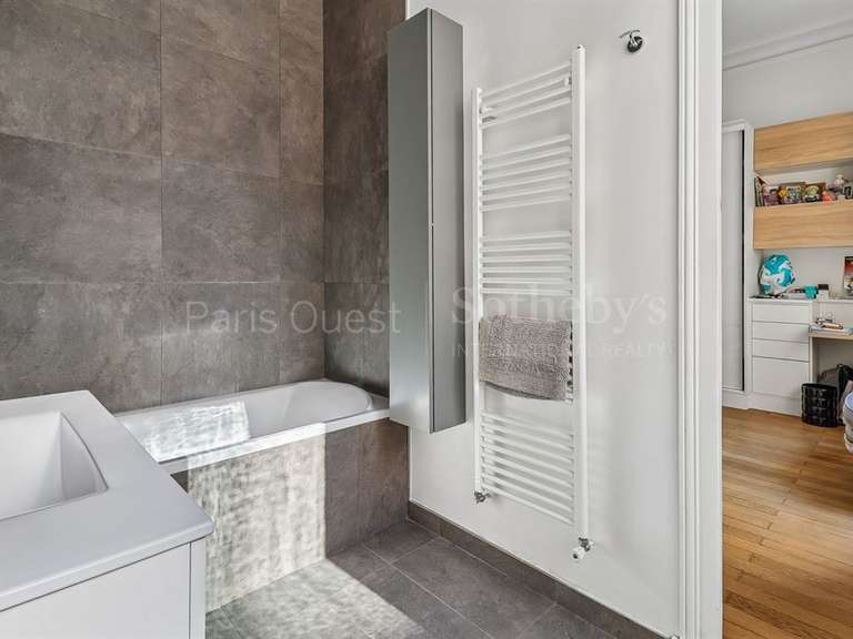 Appartement Paris 16e - 3 chambres - 135m²