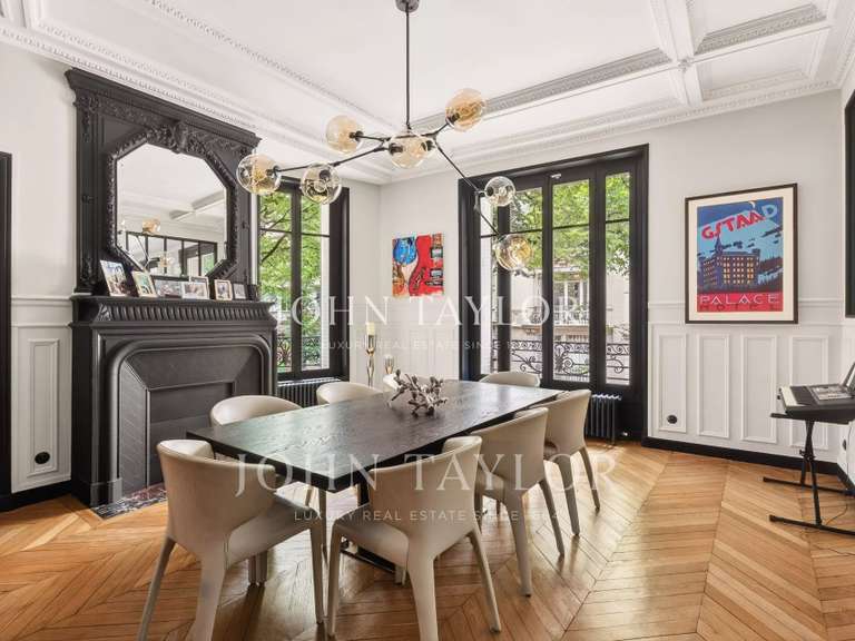 Appartement Paris 16e - 4 chambres - 173m²