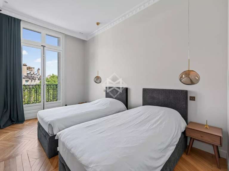 Appartement Paris 16e - 3 chambres - 160m²