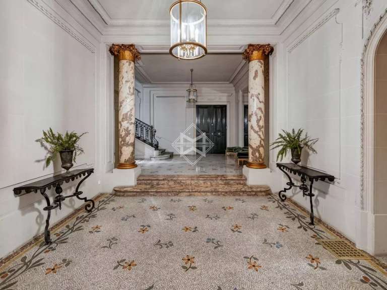 Appartement Paris 16e - 3 chambres - 160m²