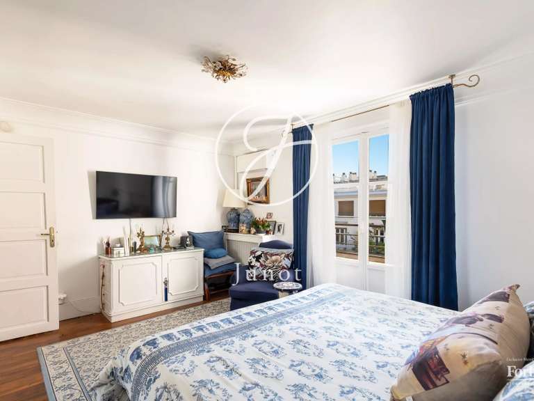 Appartement Paris 16e - 2 chambres - 98m²