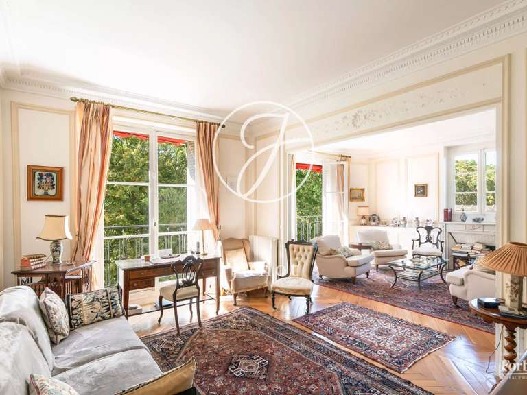 Appartement Paris 16e - 3 chambres - 155m²