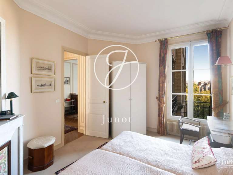 Appartement Paris 16e - 3 chambres - 155m²