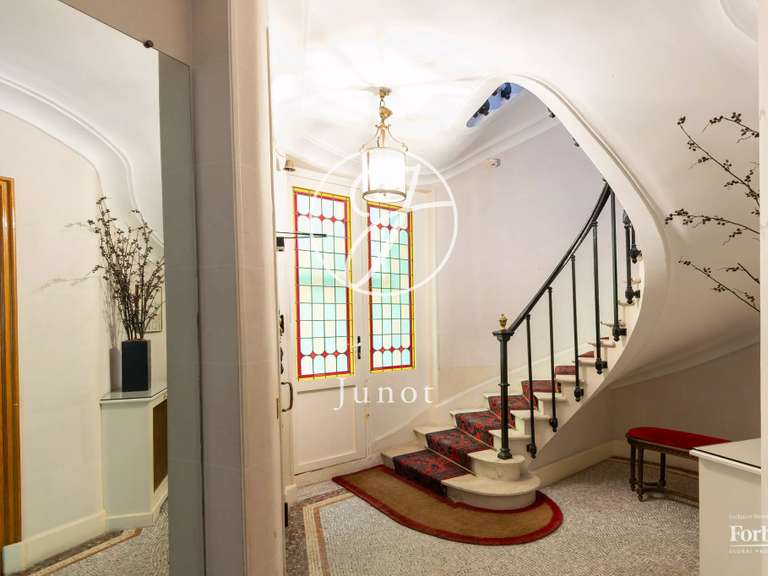 Appartement Paris 16e - 3 chambres - 155m²