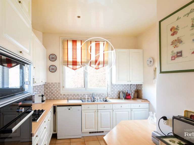 Appartement Paris 16e - 3 chambres - 155m²