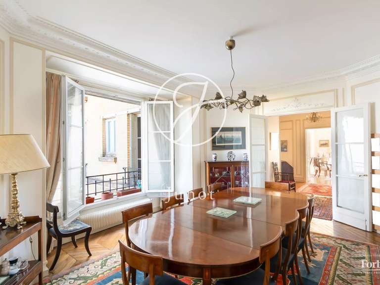 Appartement Paris 16e - 3 chambres - 155m²