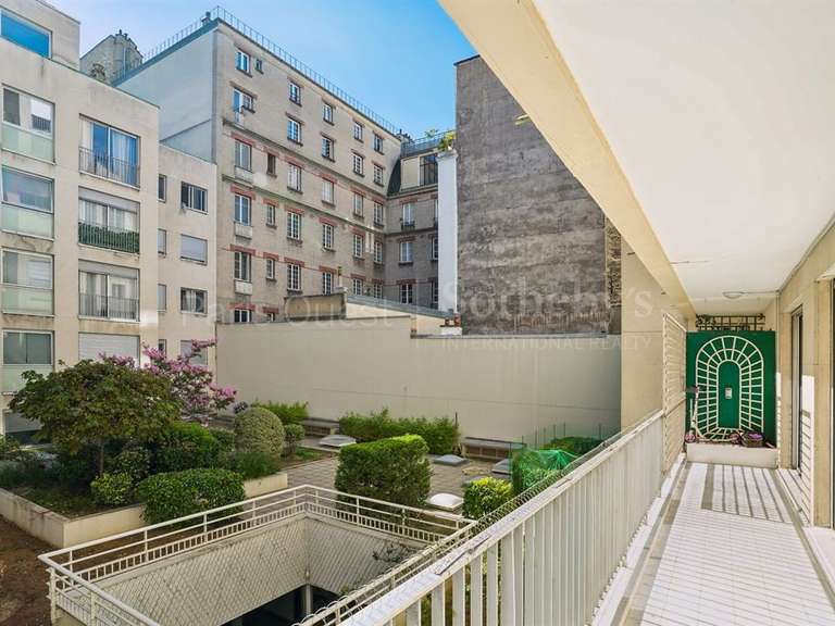 Appartement Paris 16e - 3 chambres - 145m²