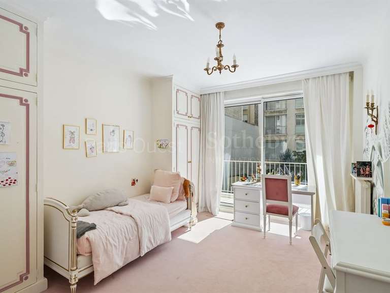 Appartement Paris 16e - 3 chambres - 145m²