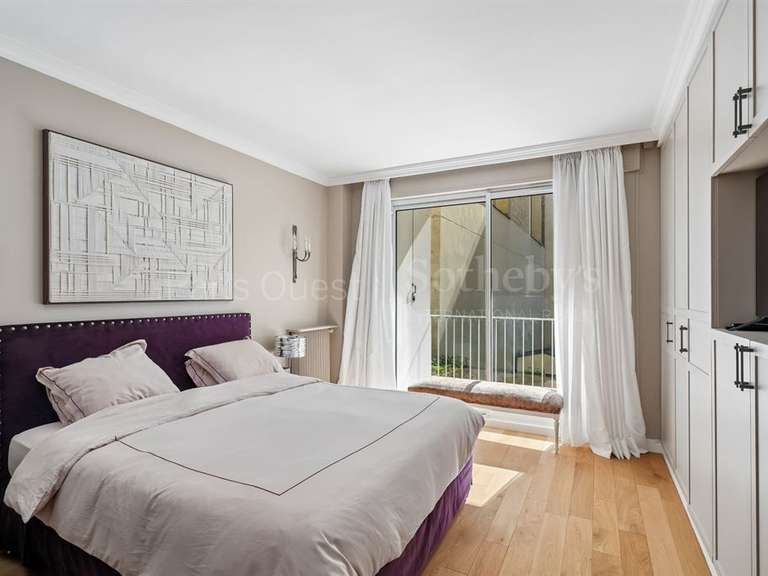 Appartement Paris 16e - 3 chambres - 145m²