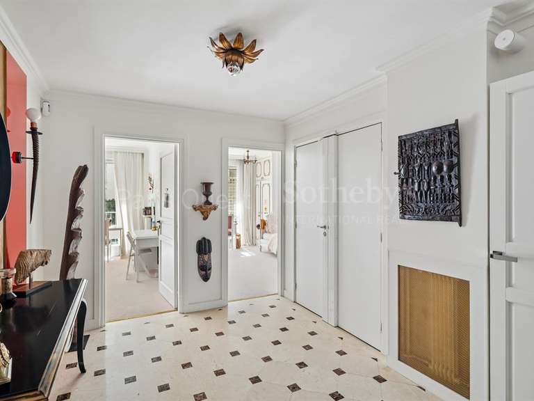 Appartement Paris 16e - 3 chambres - 145m²