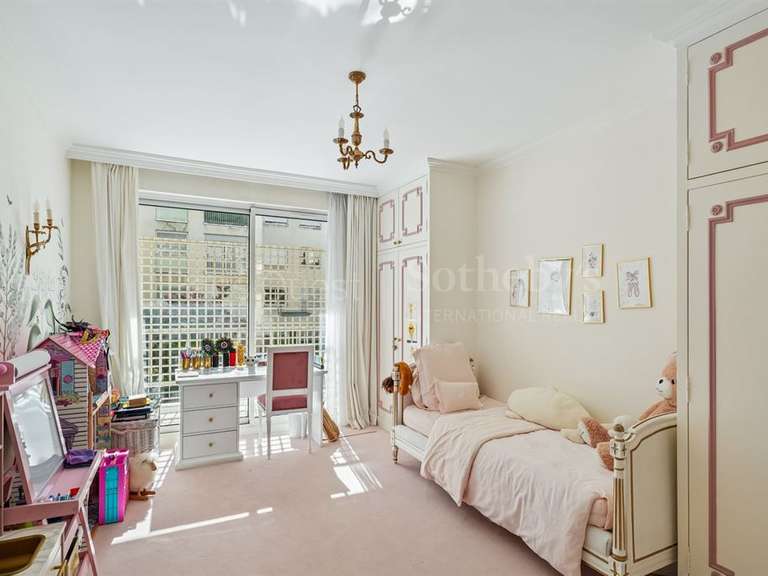 Appartement Paris 16e - 3 chambres - 145m²