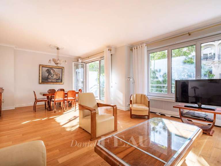 Appartement Paris 16e - 2 chambres - 104m²