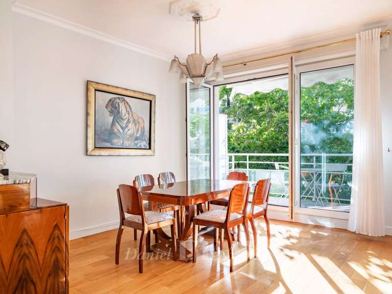Appartement Paris 16e - 2 chambres - 104m²