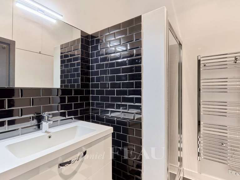 Appartement Paris 16e - 2 chambres - 136m²