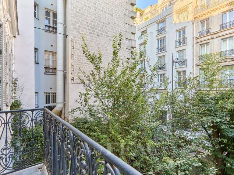 Appartement Paris 16e - 2 chambres - 136m²