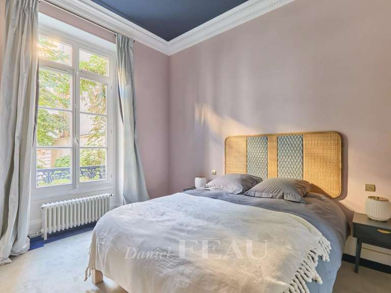 Appartement Paris 16e - 2 chambres - 136m²