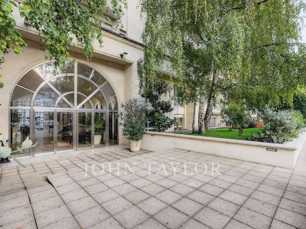 Apartment Paris 16e