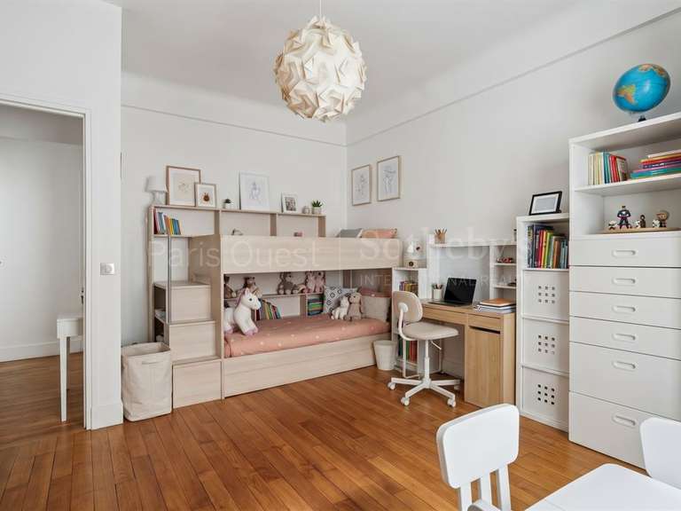 Appartement Paris 16e - 2 chambres - 124m²