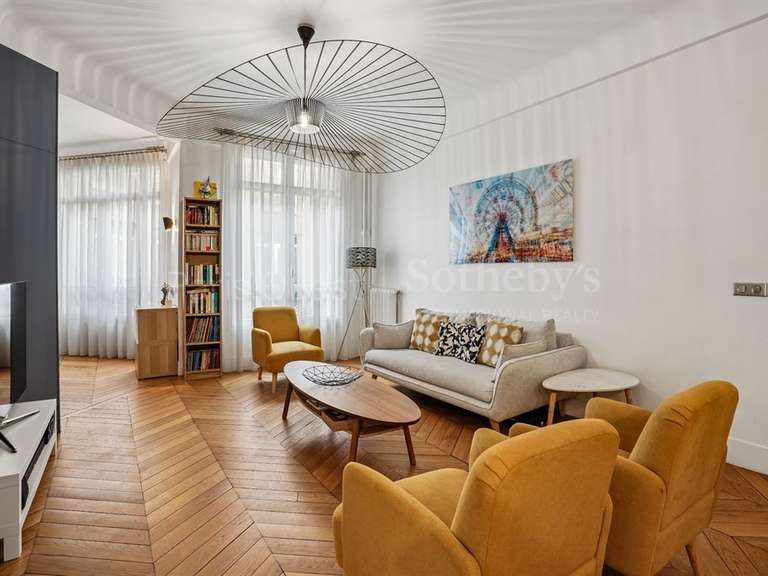Appartement Paris 16e - 2 chambres - 124m²